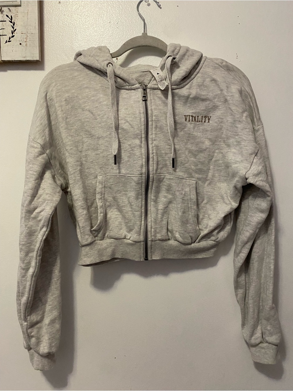 Cropped Vitality Zip-Up Hoodie - Light Gray